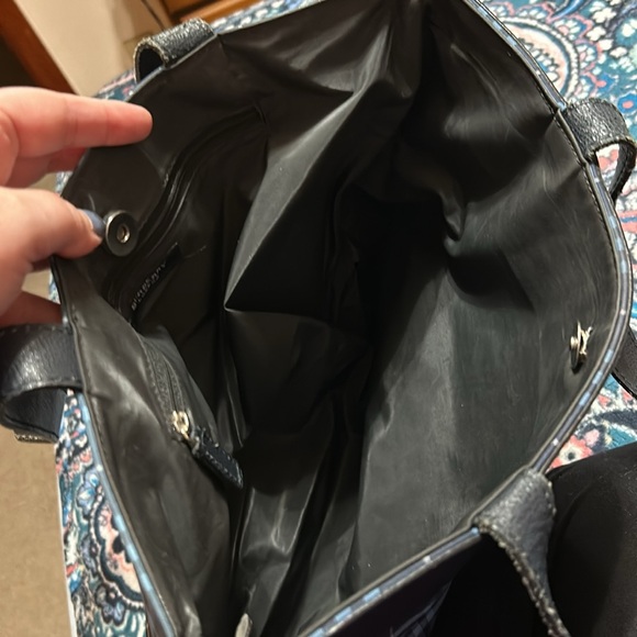 EUC Burberry Tote - Picture 9 of 9